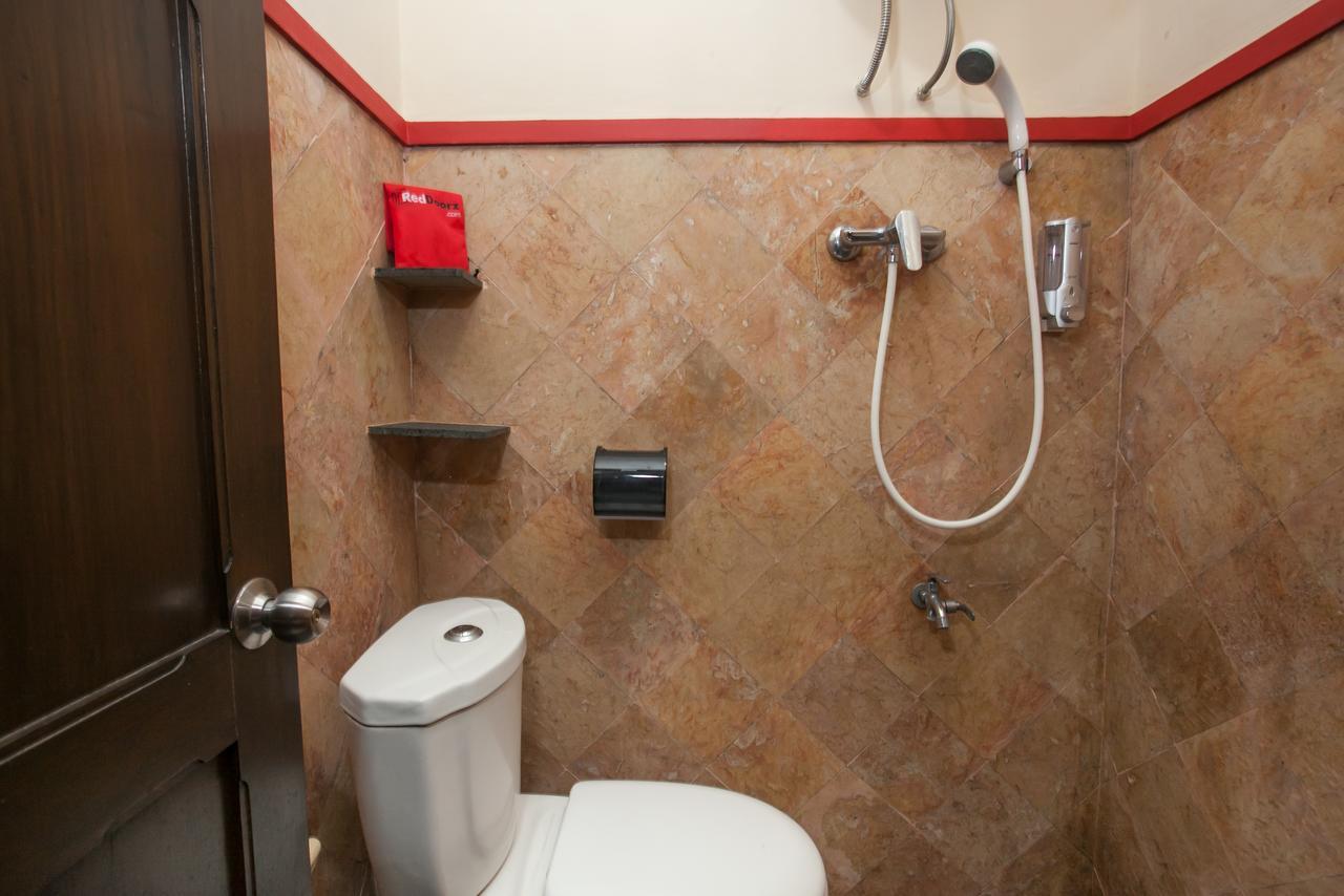 מלון Reddoorz At Omah Wetan Sawojajar מאלאנג מראה חיצוני תמונה