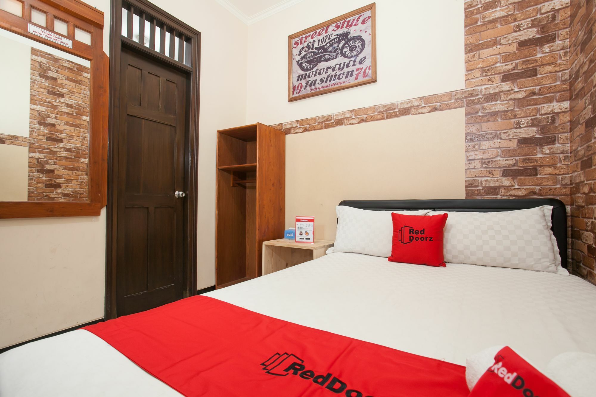 מלון Reddoorz At Omah Wetan Sawojajar מאלאנג מראה חיצוני תמונה