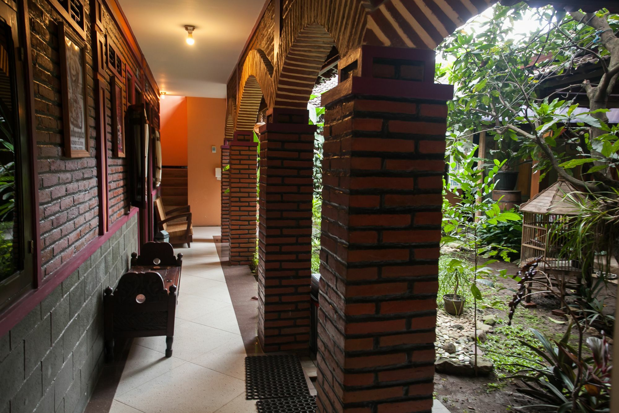מלון Reddoorz At Omah Wetan Sawojajar מאלאנג מראה חיצוני תמונה